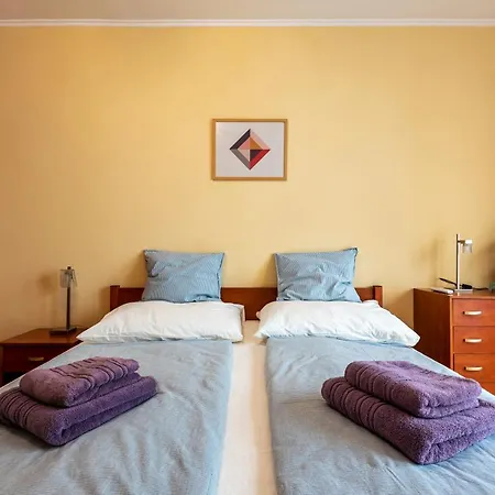 Pesti Apartment&free Parking Будапешт