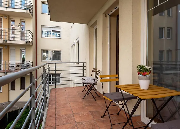 Pesti Apartment&free Parking Apartmán *